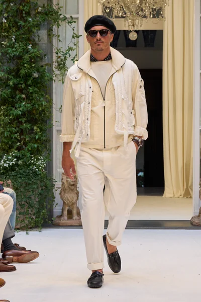 Look 29